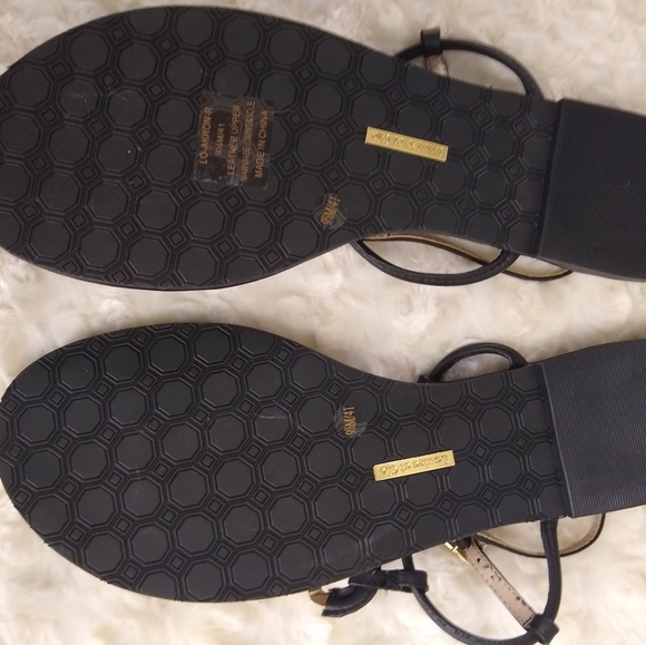 Louise et Cie black & gold flat sandals - Picture 8 of 9